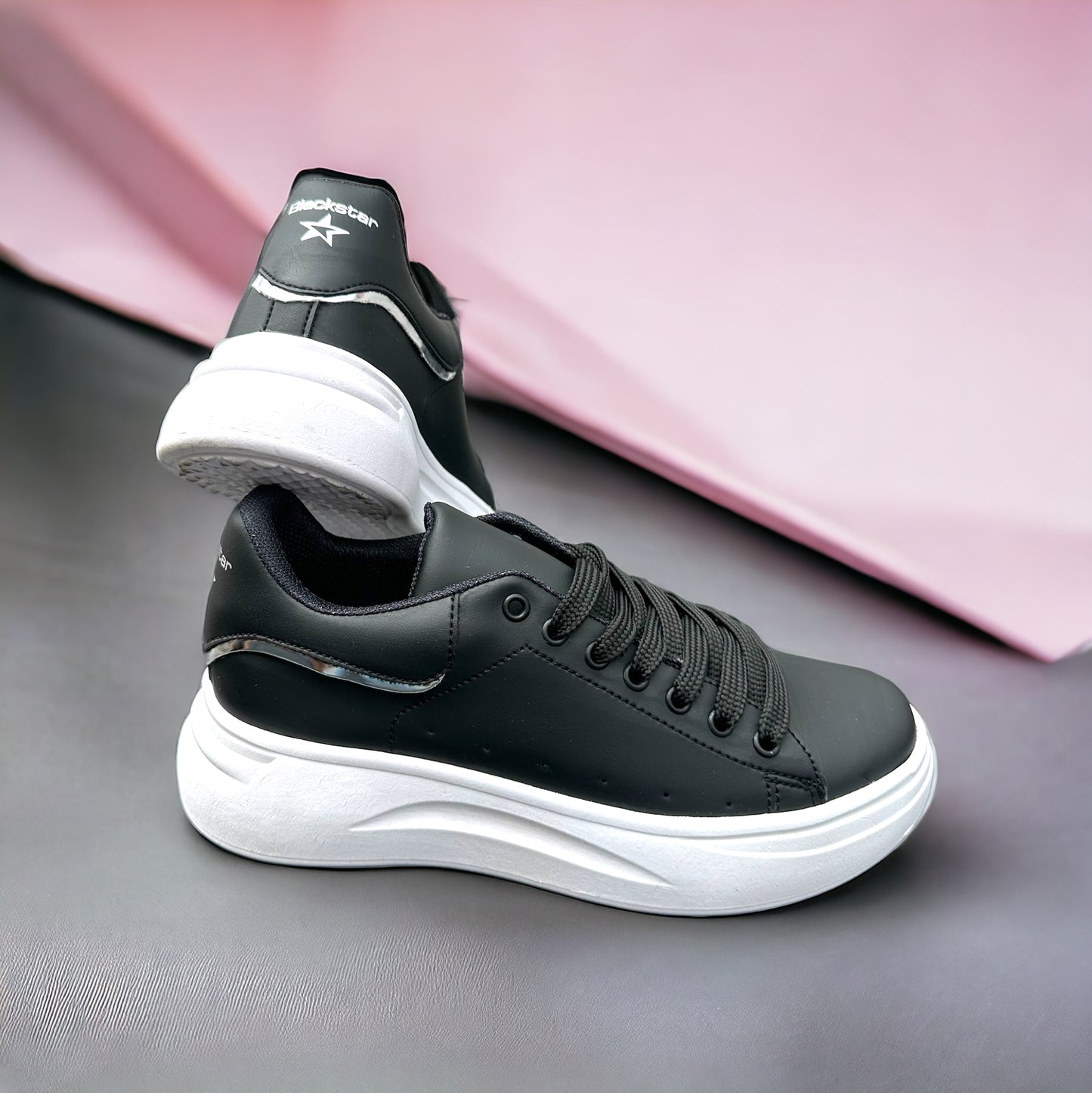 MCQUEEN STAR NEGRO