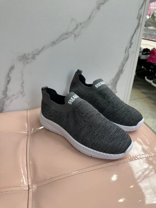 SNEAKER RUN GRIS OSCURO